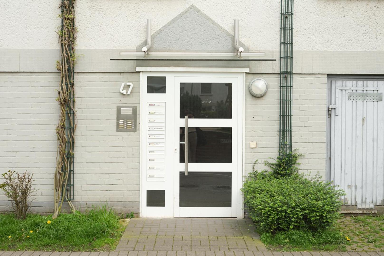 Moeblierte 3-Zimmer-Wohnung Nahe Duesseldorf In Duisburg-Sued エクステリア 写真